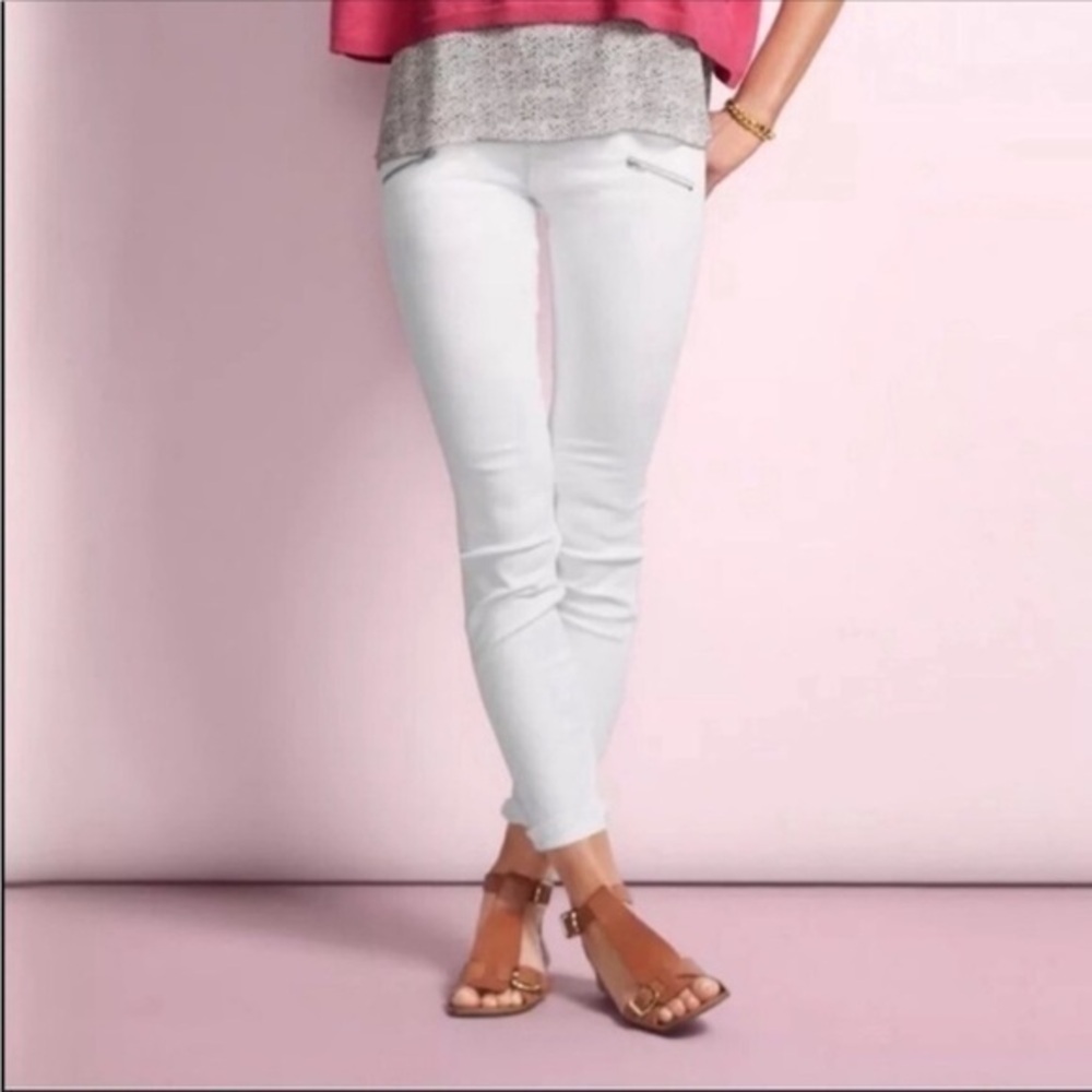 Cabi Jeans #5306 Skinny White Jeans with zippered front pockets - stretc…